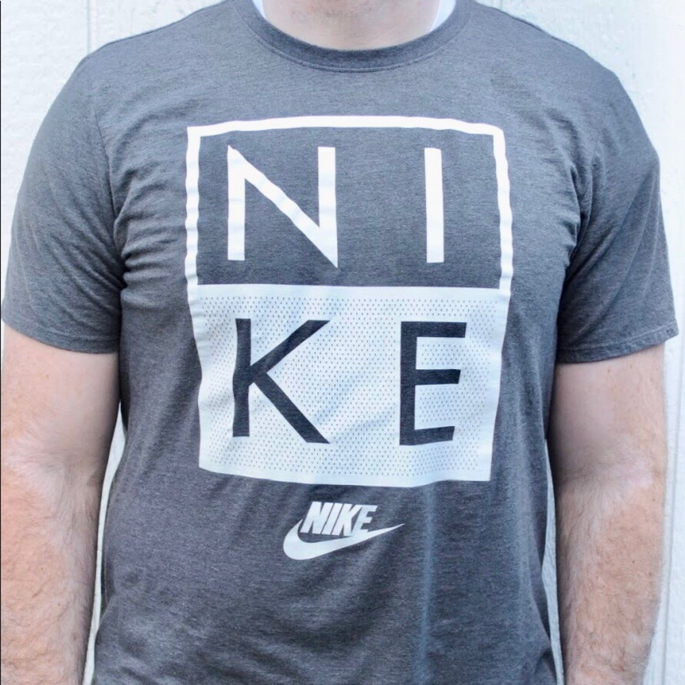 Nike Men’s XL Tee